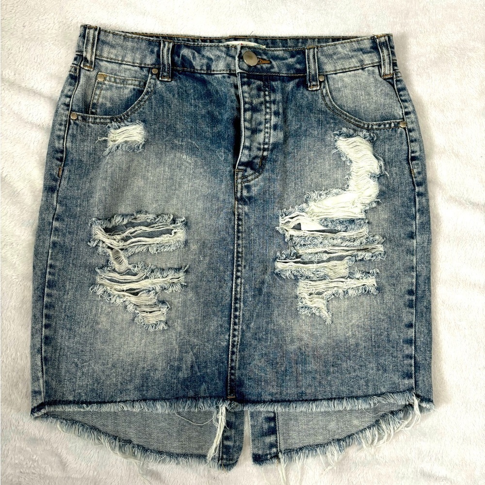 High‑Waist Distressed Denim Skirt – Raw Hem A‑Line Mini – Size 7